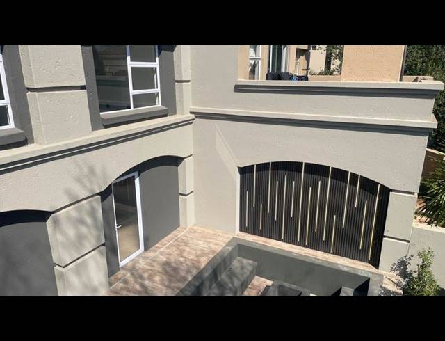 3 BEDROOM TOWNHOUSE FOR SALE IN ELDOGLEN